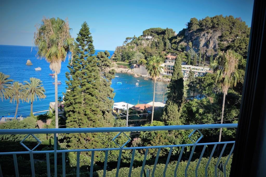 B&B A Due Passi Dal Mare Таорміна Екстер'єр фото