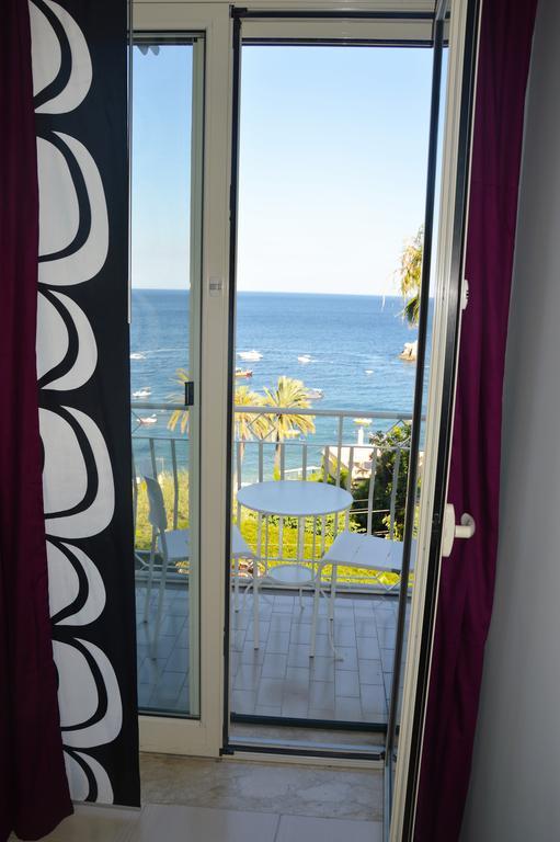 B&B A Due Passi Dal Mare Таорміна Екстер'єр фото